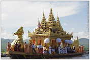Phaung Daw Oo Festival - Phaung Daw U Pagoda Festival, Inle Lake (c) ulf laube